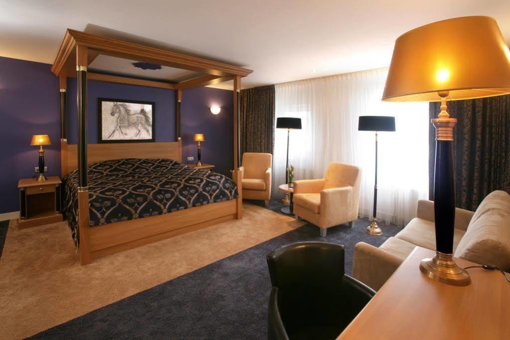 Van Der Valk Hotel Hardegarijp - Leeuwarden Екстер'єр фото